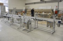 Belt conveyors with a stainless steel box